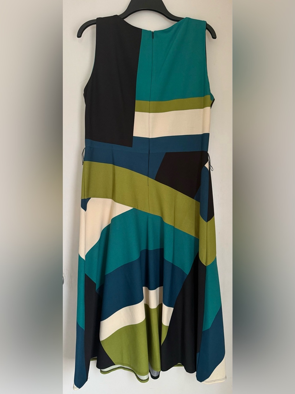 Beautiful Julia Taylor dress with various geometric colors